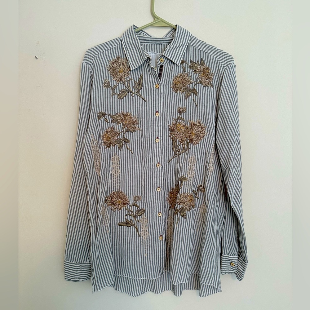 Johnny Was Button-up Embroidered Shirt Medium
